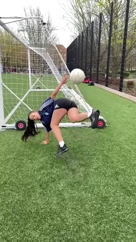 Love this skill ✌🏽#footballfreestyle #femalefreestyler