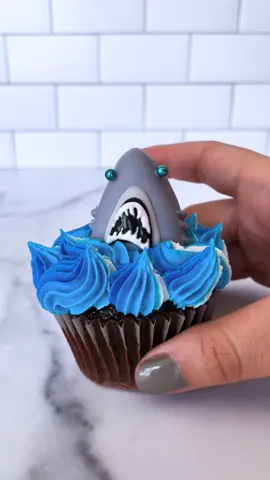Reply to @barbara.corcoran 🦈🦈🦈🌊🌊🌊😱😱😱 #shark #sharktank #babyshark #jaws #sharkweek  #cupcake
