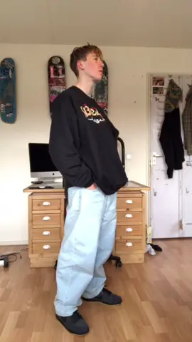 #howtodress #90sstyle #90sskater #skaterboy #Skateboarding #outfitinspo #streetwear