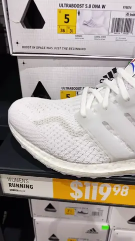 Hoy damoa oportunidad #adidaswoman para variar 😎 lo compro y te lo envío 🚚 #personalshopper #enviosinternacionales #enviosinternacionales #miami