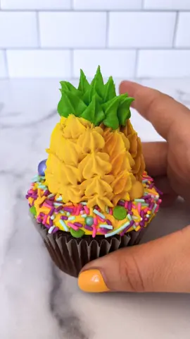 🍍💛🍍💛🍍💛🍍💛🍍 #pineapple #cupcake