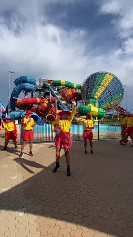 It’s FriYAY! Slide into the weekend - open 10am to 5pm 💦 #RagingWatersSydney #FYP
