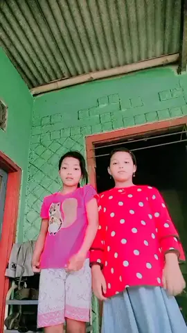 cantik mana😅😁