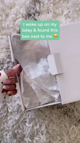 one of my birthday gifts from @arnoldtelagaarta 🥰 #airforce1 #unboxing #nike #AerieREAL