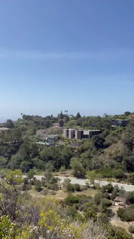 The Rock’s house in LA!! Would you live here?