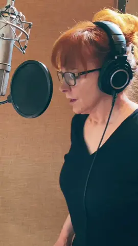 Been in the studio working on something fun this week!!! #staytuned #blues #reba #countrymusic #hits #growl #fancy