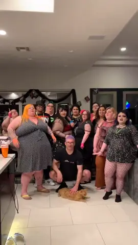 #fattok #fatbit*h #party #pearadise #body positivity #spreadlove #fyp #foryou #foryoupage #selflove #friends #fatties #youknowyouwantto @bbwpearadise