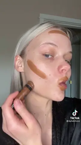 Would you try this contour technique that @kyliekillzzzz loves? 😳 #makeup #beauty #TheChallengeAllStars #DSWCutLoose