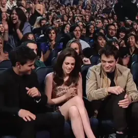 #pobertpattinson #глобальныерекомендации #kristenstewar #бела #эдварт #taylorlautner #robertpattinson #сумерки #рекомендации