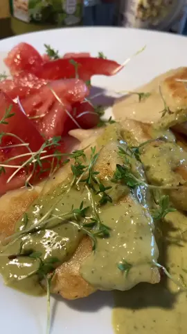 Zakaz Mięsożerco😱⛔️🔈💁🏼‍♀️👠👠#szpilkigotuja #wege #wegetarianie #vege #pierogi #pesto