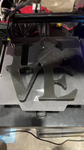 Nice bed adhesion.  Thought I was going to have to pry it off.  #3dprinting #disney #maker #homedecor