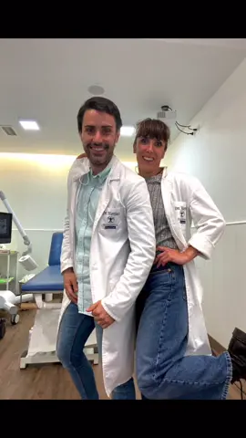Especialistas en pie 👨‍⚕️👩🏻‍⚕️, hermanos 👫 #biomecanica #salud #hermanos #pies #trabajando