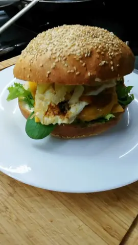 Hamburguesa completa de la raki😜😜#recetasfaciles#hamburguesa#AprendeConTikTok #Receta