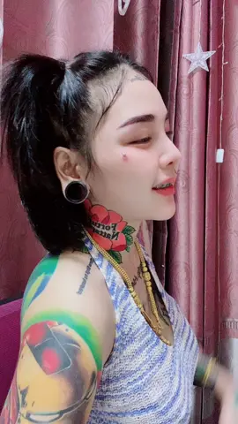 สวัสดีผมสั้น