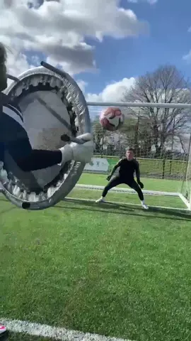 Reactions saves 🔥 #LearnOnTikTok #goalkeeper #goalkeepertraining #football #foryoupage