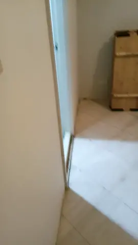 放棄一個很愛的人.就像一把火燒了你住了很久的房子.你知道那是你的家.可你就是回不去了#心酸 #誠徵木地板師傅 #冰冰努力賺錢 #工地日常
