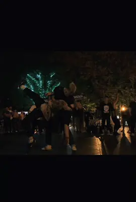 Что творят парни!)😎 #танцы #streetdance #danceshow #kyiv #kiev #dancer #рек #крещатик #хрещатик