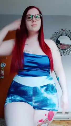 Un peu sur moi en signe astro 🐑 #fyp #foryou #pourtoi #xyzbca #girl #curve #trend #redhair #signeastrologique #quebec