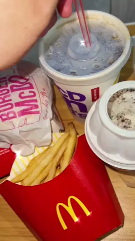 2:24am 🤤 #midnightsnack  #mcdo #FoodTok #fy #asmr