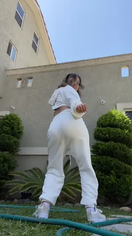 Jajajajajja 🤭 descubre a la intrusa 👀 (instagram:BriandaDeyanara)