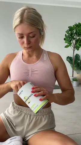 I‘m addicted to ⭐️ pre workout ⭐️ my fav is from @foodspring [energy aminos / ad] - my code is ANNAFGS (- 15%) #preworkoutpowder #preworkout #Fitness