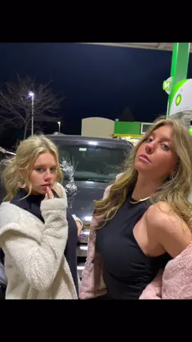 this ur sign to take pics at the gas station & pop tf off😍