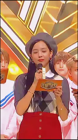 #jisoo #mc #blackpink #bts