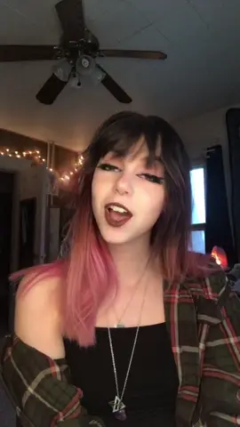 All the girls under this sound are so pretty #fyp #foryoupage #foryou #DoritosDuetRoulette #ZitHappens #Destinationdepop