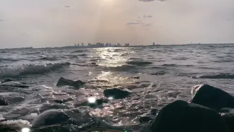 U N W I N D #boston #cityscape #ocean #waves #relaxing #unwind #peace #tranquil #fyp #DoritosDuetRoulette