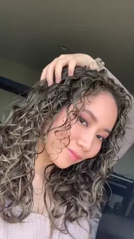 yes i made another one cause why not! #curlyhair #haircolortransformation #haircolor #curls #curly #curlcolor #asiamcurlcolor