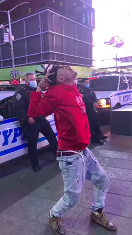 👮‍♂️👮‍♂️What will they do next?👮‍♂️👮‍♂️ #vtyellow #nyc #handcuffs