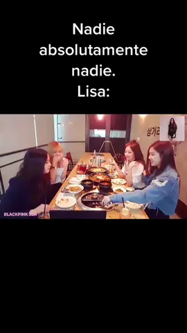 Lisa también baila cuando come 🤣 #lalisamanoban #lol #blackpink #kimjisoo