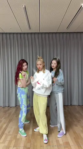 그러다 갑자기 싹😎 #ITZY #있지 #ITZY_GUESSWHO #GUESSWHO #마피아_Inthemorning #Inthemorning