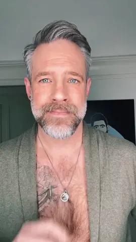 Weekend!!! 🙌🏼🙌🏼 #CloseUpAuge #schweiz #schweizer #switzerland #michaelwalter #bearded #blueeyes #beary #tattoo #foryou #viral #fortnite