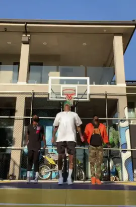 The 🐐 @chrisbrownofficial #fyp #foryou #skichallenge ⛷ ⛷