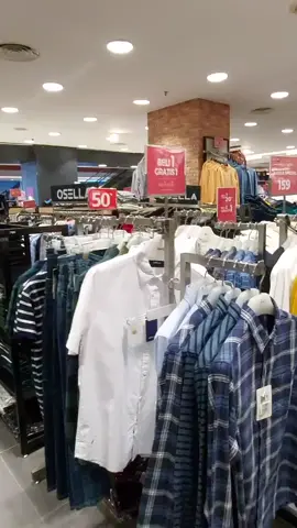 sedang mencari kepastian tapi tidak ketemu-temu #mentahan #belanja #shoping #matahari #mataharidepartmenstore #megamallpontianak #berandafyp