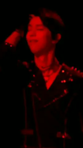 So hot 🔥#yuzuruhanyu #figureskating #IceSkating #фигурноекатание #kpop #idoltiktok #idol #phoenixyuzuru #yuzuru #anime #yurionice