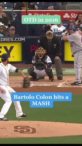 One of the best moments in Baseball 👏🏻#thegameday #MLB #bartolocolon #mets #otd #mlbhistory #homerun