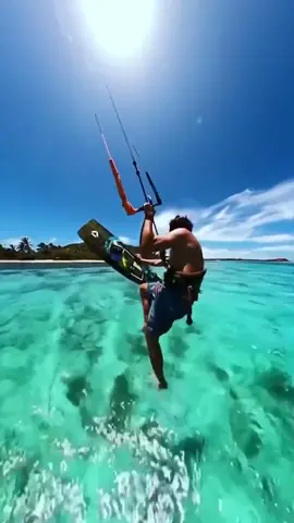 Walking on the water🕺🏻✨ (🎥 @jeremietronet) #extreme #extremesport #kitesurf #windsurf #surf #surfing #paradise #island #viral #foryourpage #fyp