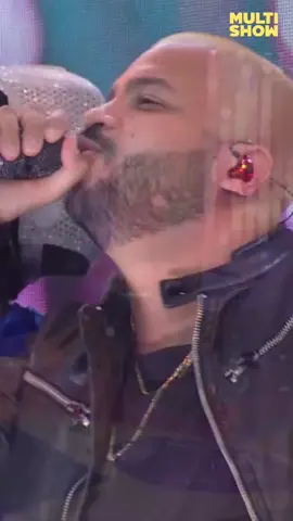 Lucas Penteado e Projota cantaram juntos na final do #BBB21 e encantaram os finalistas. 💖 #RedeBBB