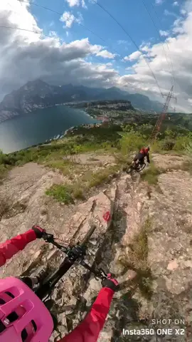 Gefährlichster Downhill am Gardasee? #downhill #bike #mountainbike #enduro #mtb #gardasee #garda #lakegarda #Outdoors #italy #funtime #epic