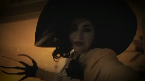 TW: Fake Blood 🩸 Lady Dimitrescu is coming for you, Ethan Winters.🖤 Featuring @spookyyfoxx and @ecchixdoll as my daughters 🖤 Video: SamHamPhotos 🖤