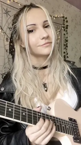 #gunsnroses #gnr #slash #hardrock #rock #rocknroll #rockmusic #guitar #electricguitar #femaleguitarist