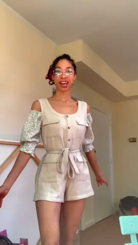 I’m not good at these kinds of videos but i love this top!!