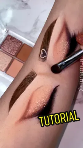 Mini brow + simple eyeshadow tutorial 👀 #armmakeup #eyebrows #eyemakeup #eyeshadowlook #eyemakeuptutorial #eyeshadowtutorial