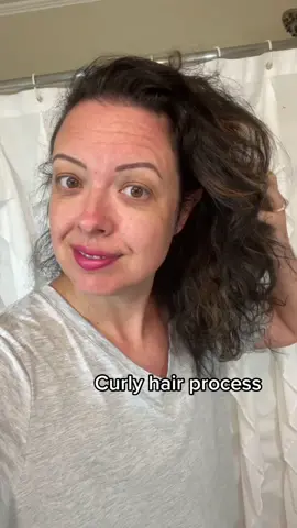 Embrace those natural curls! #SayQuayNotKway #curly #curlyhairroutine #agegracefully #over30 #over40