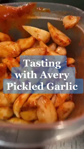 Reply to @metoololmar FINALLY trying the #pickledgarlic !!  #theaverytouch #spicy #dinnerrecipe #simplerecipe #tastetest #Foodie #yum #garlic #fyp
