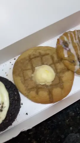 crumbl weekly cookie review #crumbl #tastetest