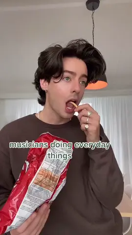 ig: arthurgarros #musicianlife #singersongwritertok #eatingchipstypebeat #chips #makeabeat #fyp #foryou