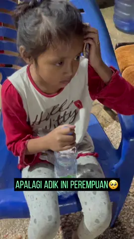 Untuk ibunya : sy tau anda mencari nafkah untuk menghidupi adik ini, tp tolong jangan tinggalkan anak ini di penggir jalan seorang diri… #kendari